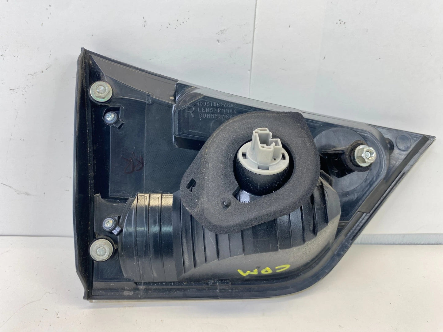 2007-2012 MITSUBISHI OUTLANDER ON LIFT GATE RIGHT SIDE INNER TAIL LIGHT LAMP OEM