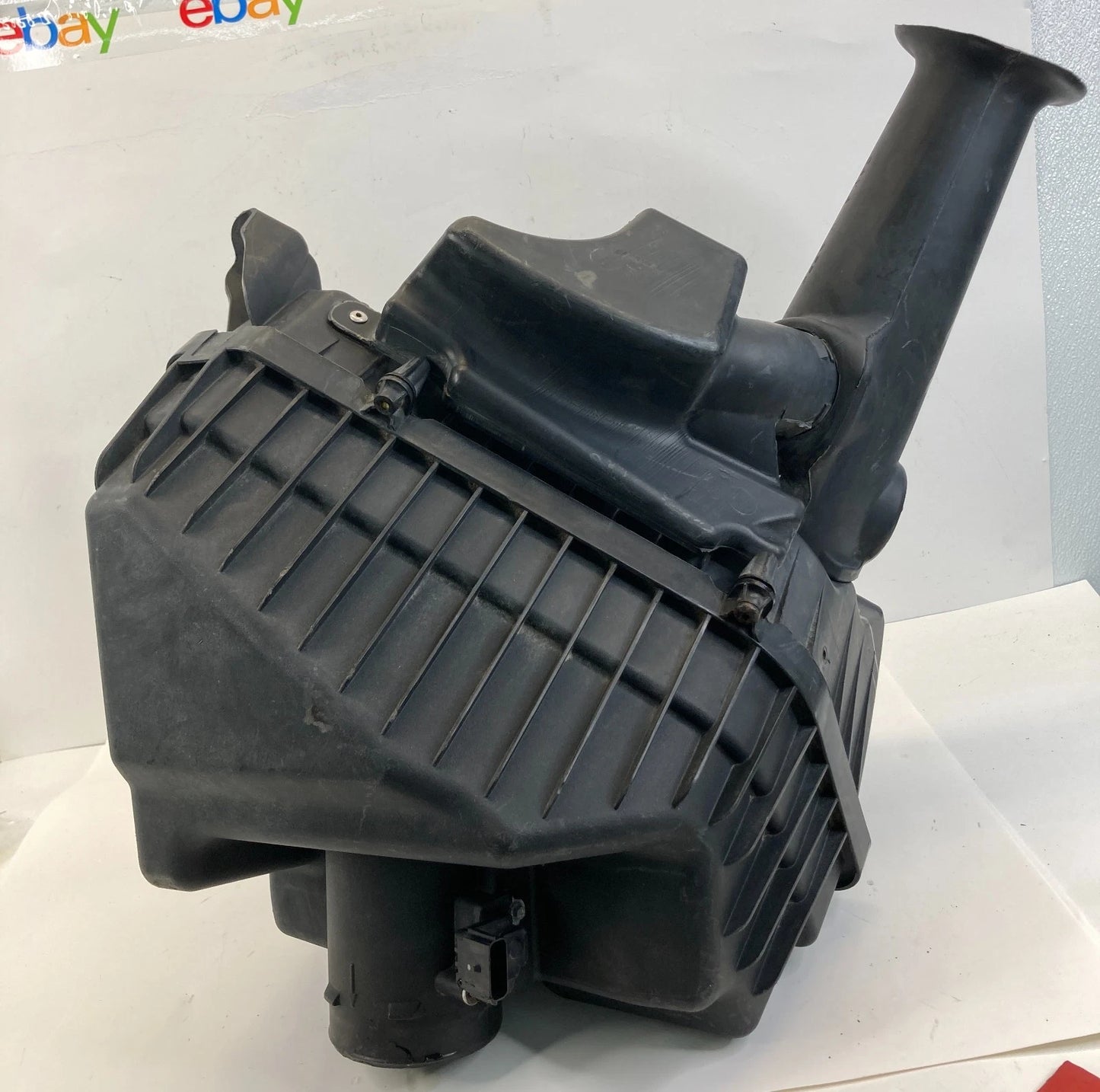 2012-2017 Chevrolet Traverse 3.6L A/T Air Intake Cleaner Box Assembly OEM