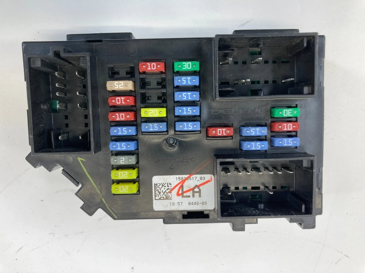 2007 GMC YUKON CHEVY TAHOE INSTRUMENT PANEL FUSE RELAY BOX COMPARTMENT 15839517