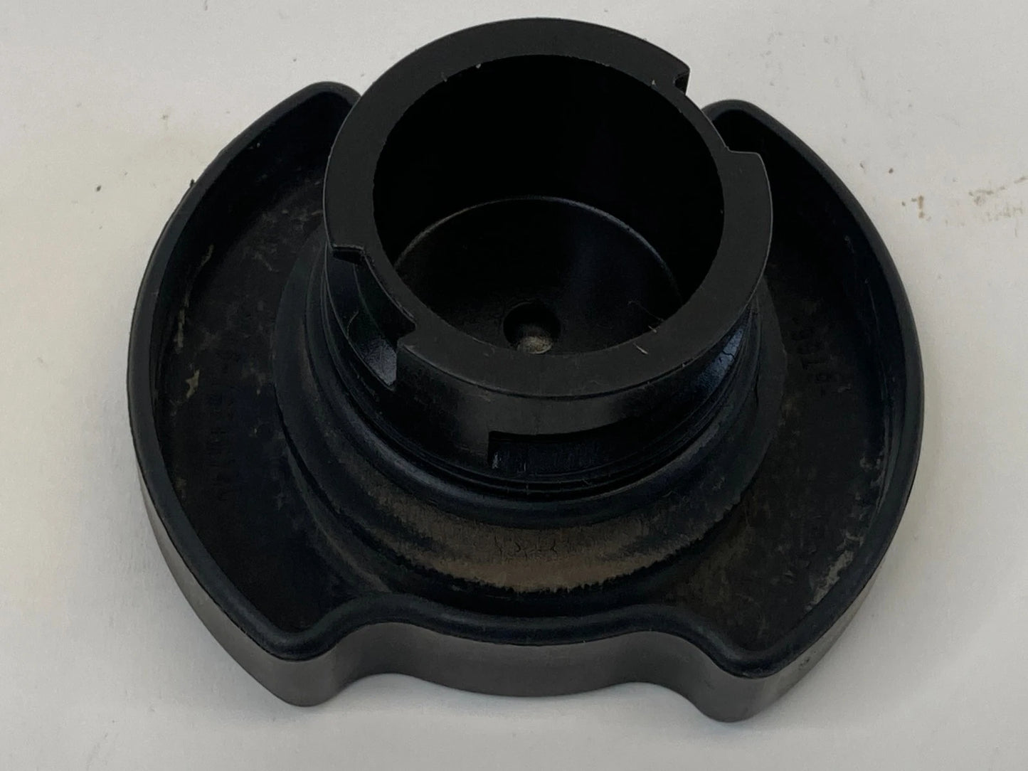 13-19 Ford Explorer Interceptor Utility 3.7L Engine Oil Filler Fluid Tank Cover