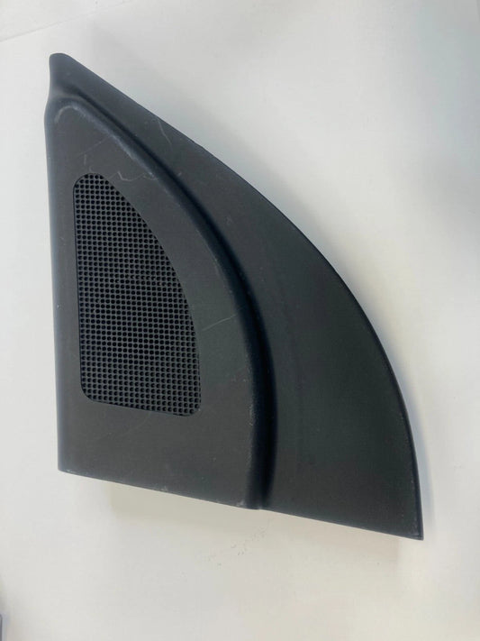 2012-2017 HYUNDAI ACCENT FRONT LEFT DOOR CORNER COVER W/ TWEETER 87651-1R020