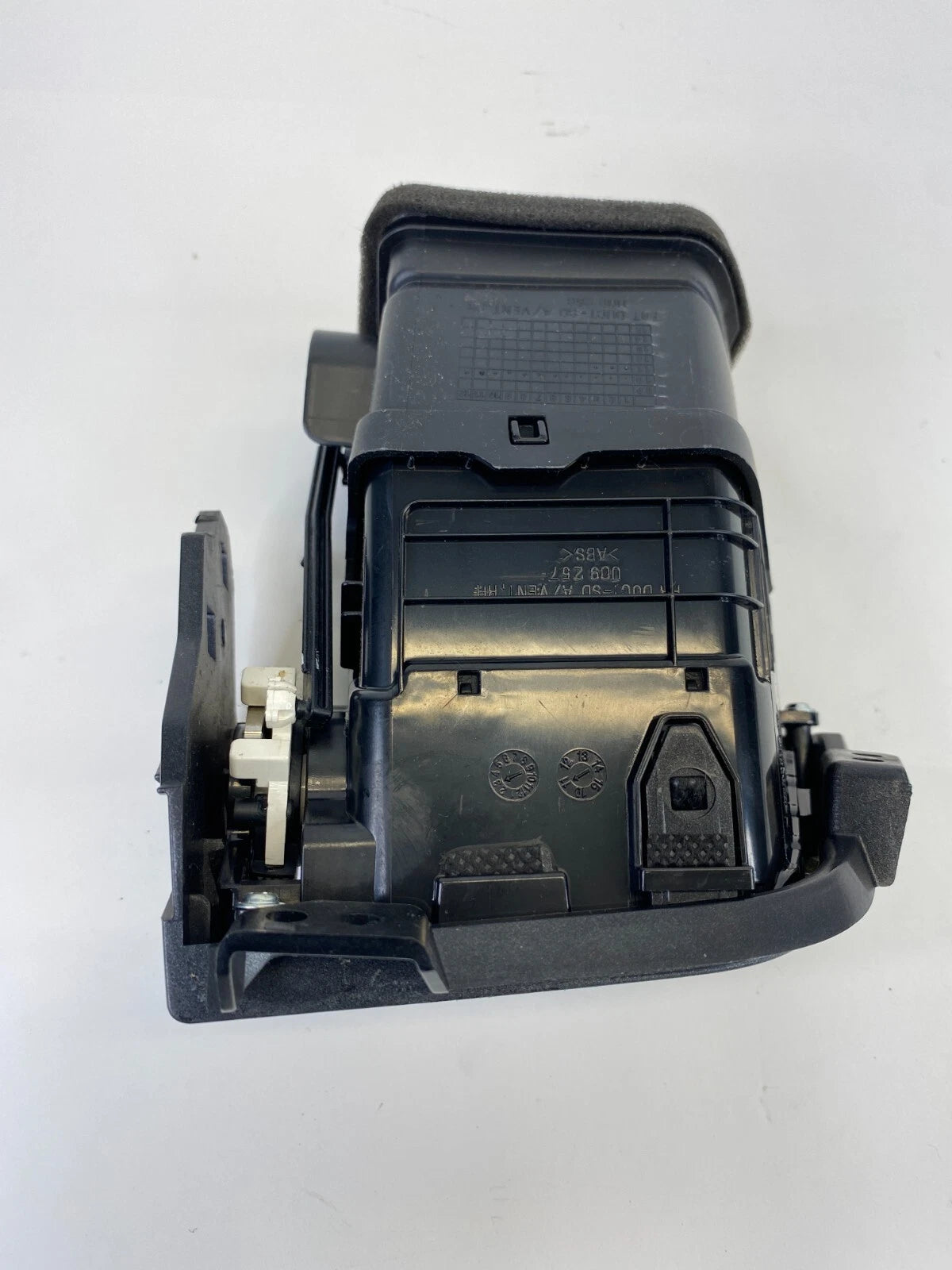 11-13 HYUNDAI ELANTRA DASH RIGHT PASSENSER SIDE DASH AC AIR VENT OEM 97490-3X000
