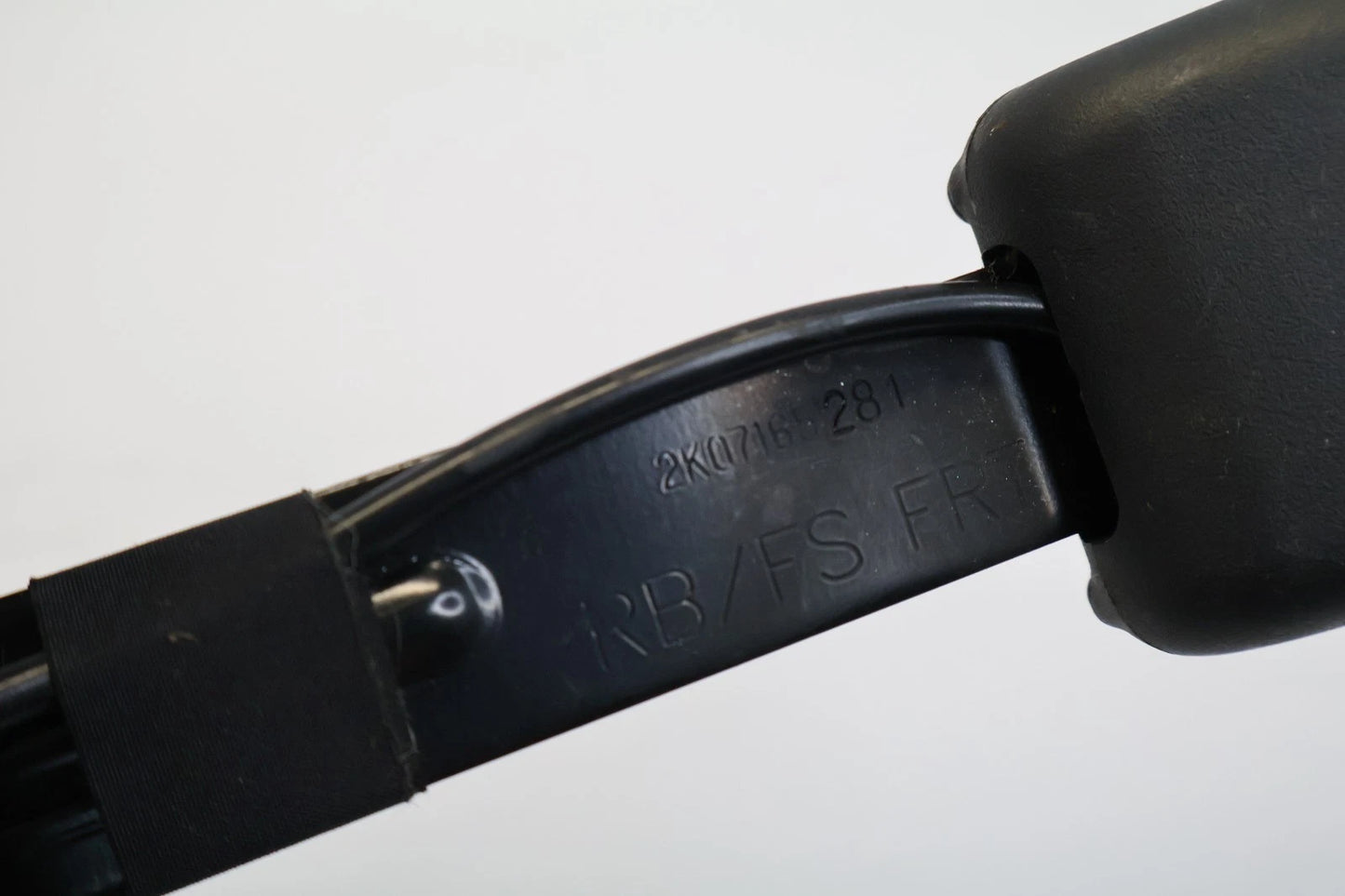 2012-2017 HYUNDAI ACCENT SEDAN FRONT RIGHT PASSENGER SIDE SEAT BELT BUCKLE