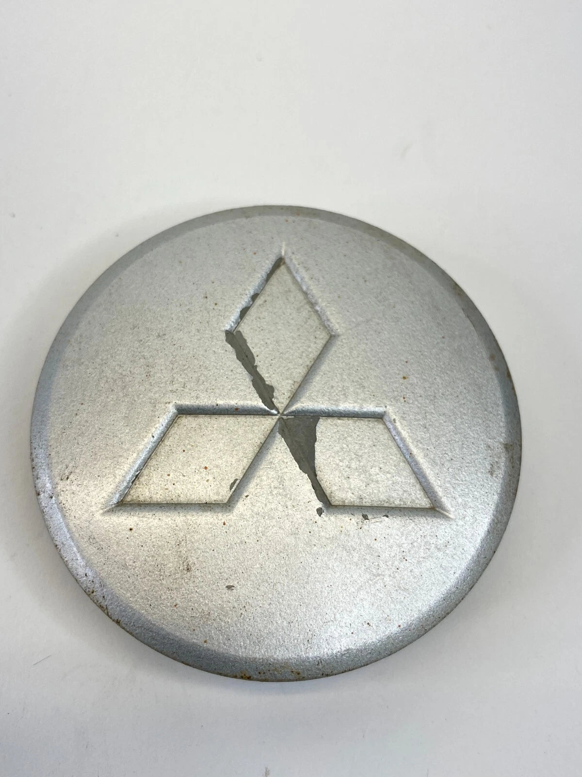 2005 MITSUBISHI ECLIPSE WHEEL RIM HUBCAP CENTER CAP HUB CAP COVER MR554487