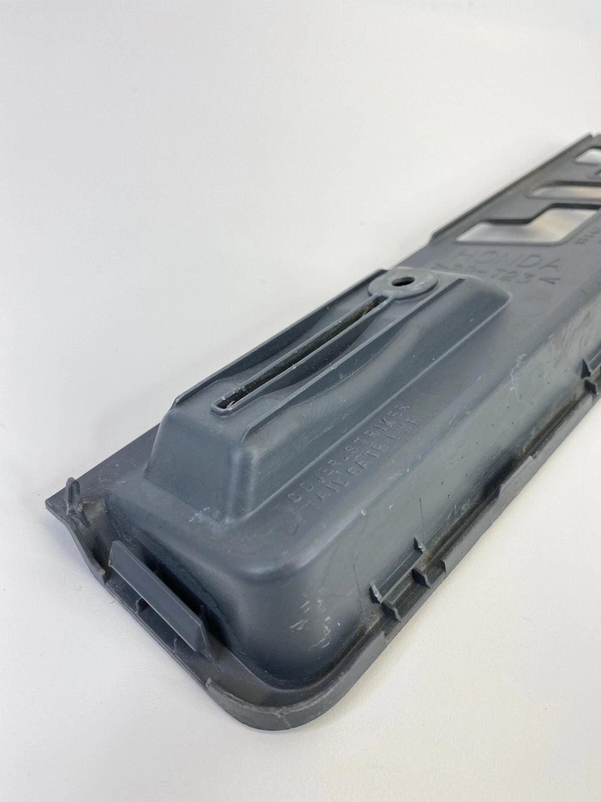 2003-2006 HONDA ELEMENT REAR LOWER TAILGATE STRIKER COVER PANEL 83642-SCVA OEM