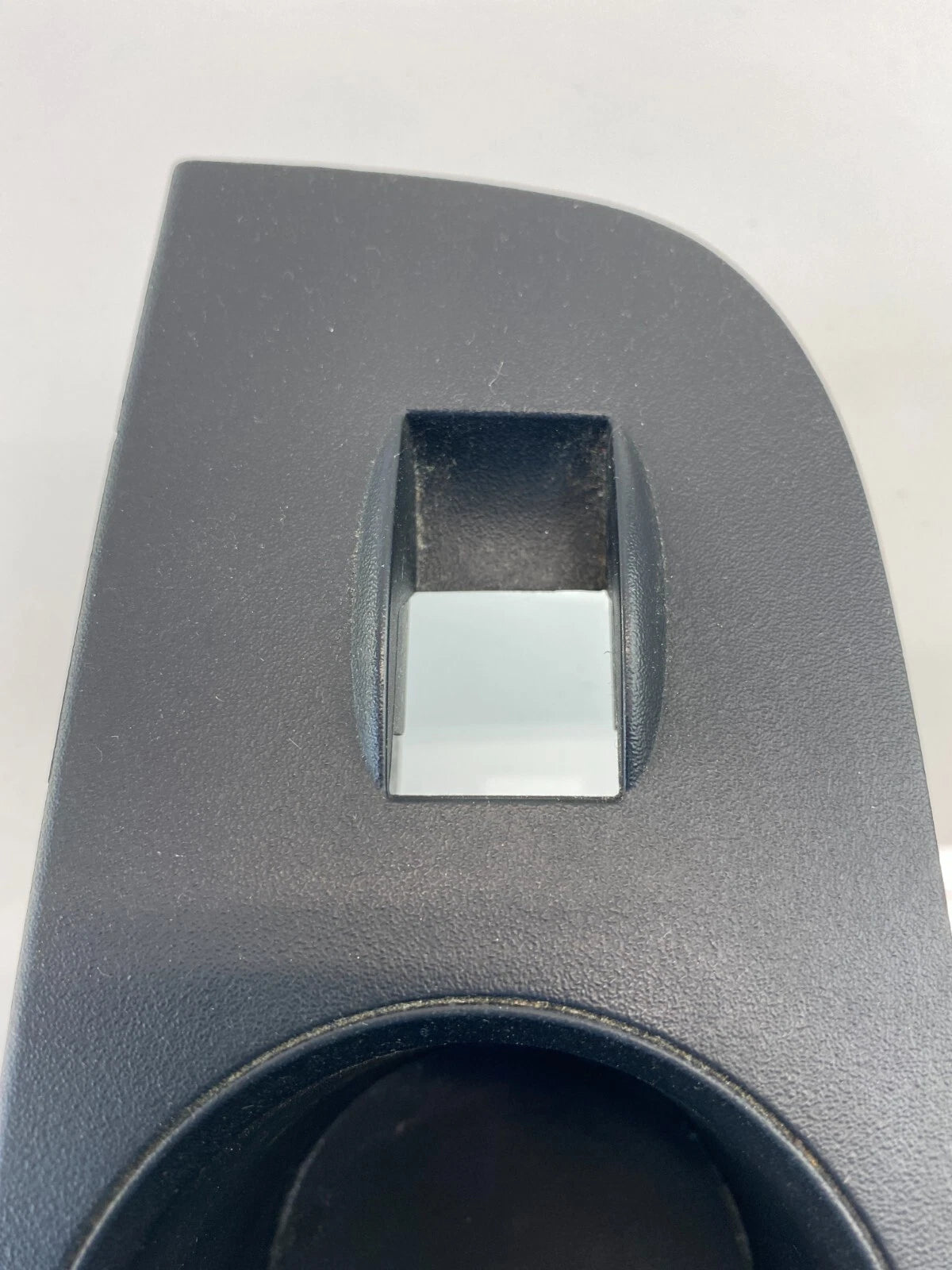 2009-2012 CHEVROLET TRAVERSE REAR LEFT SIDE WINDOW SWITCH BEZEL COVER 20817819