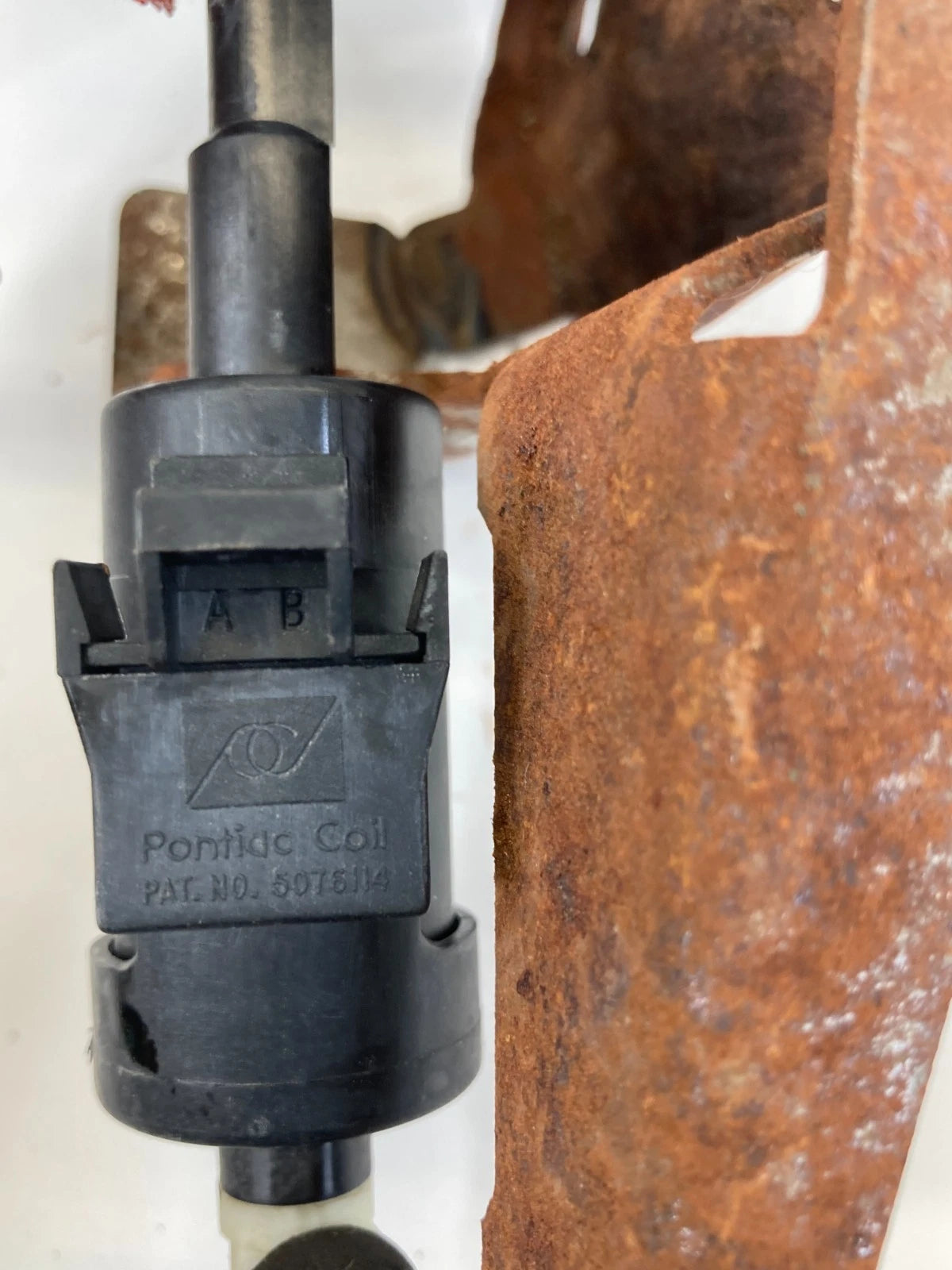 98 99 00 01 02 CHEVROLET CAMARO AUTOMATIC FLOOR GEAR SHIFTER LEVER HANDLE OEM