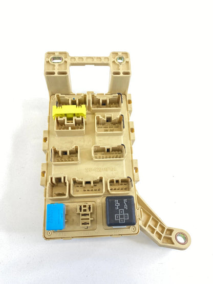 2004-2007 TOYOTA HIGHLANDER 3.3L V6 FWD A/T UNDER DASH FUSE BOX RELAY UNIT OEM