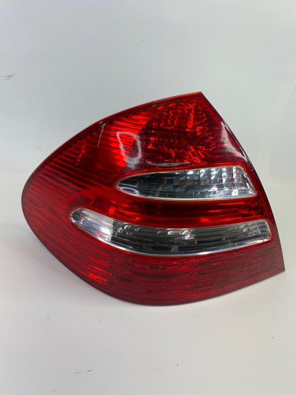 2003-2006 Mercedes Benz E500 Rear Left Driver Side Tail Light Lamp A2118200364