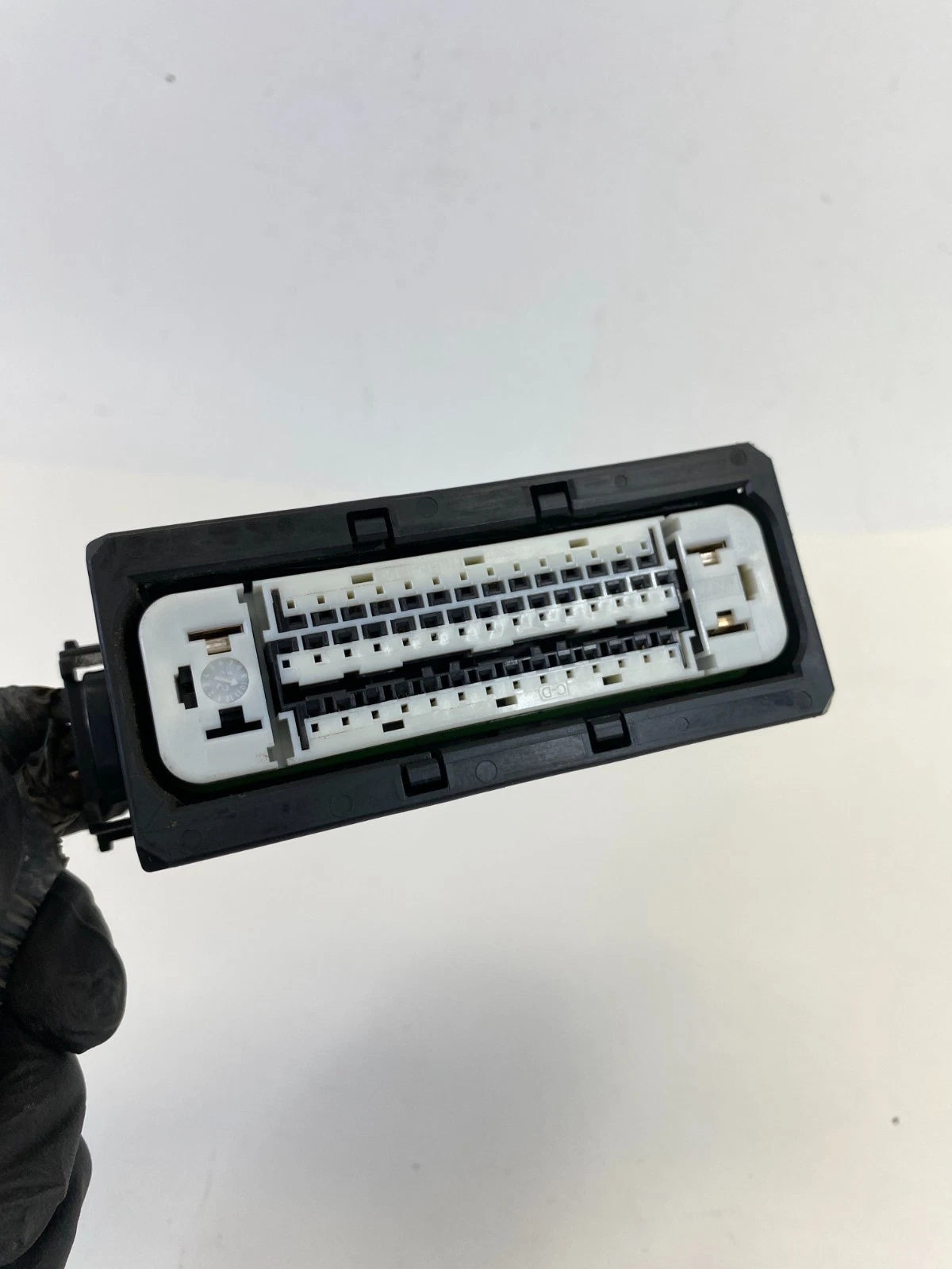 2013 2014 FORD EXPLORER 3.7L AT ABS PUMP ANTI LOCK BRAKE PLUG CONNECTOR OEM