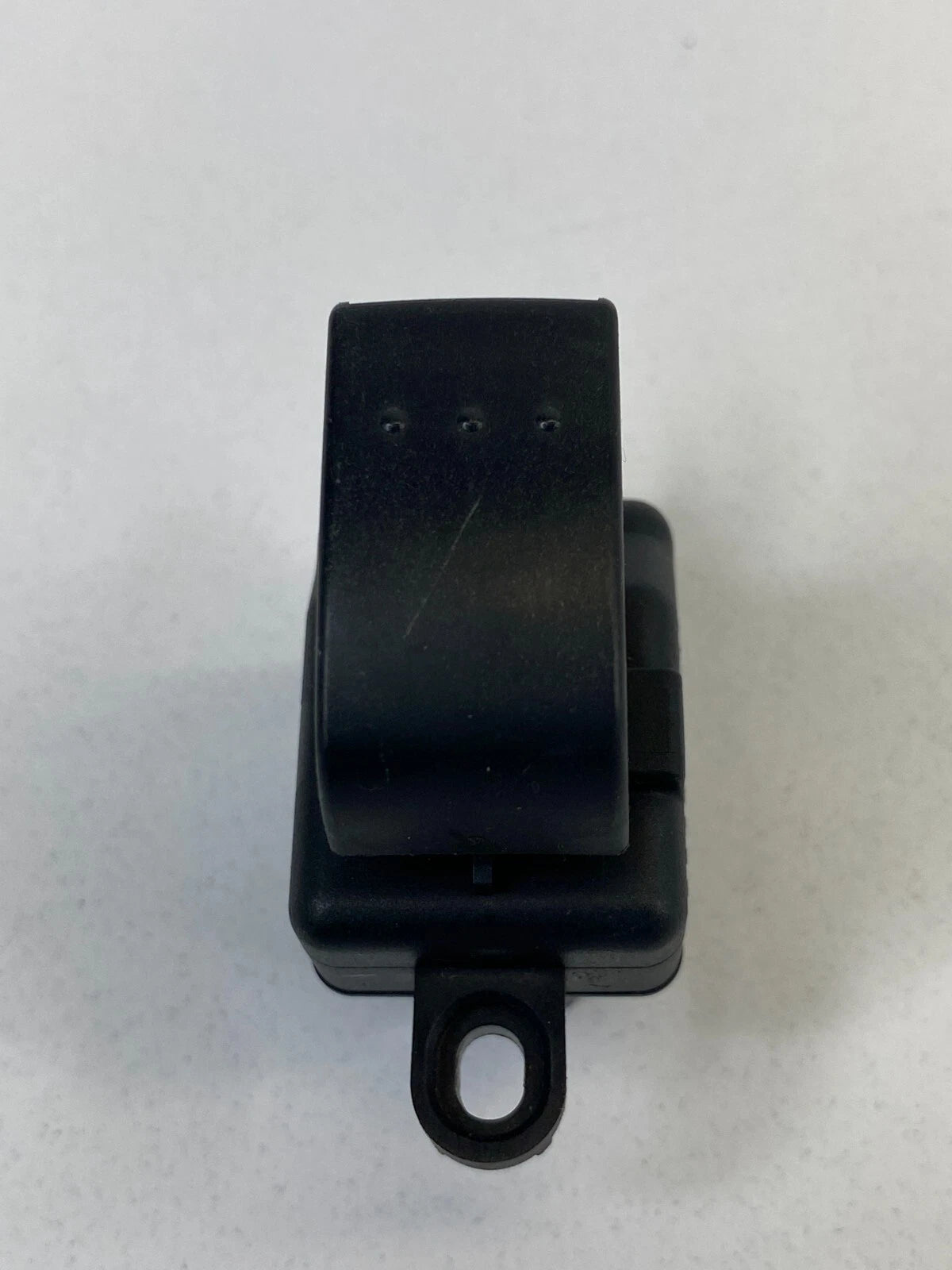 2004-2009 MAZDA 3 MAZDA3 REAR RIGHT SIDE DOOR WINDOW CONTROL SWITCH D397-66-370