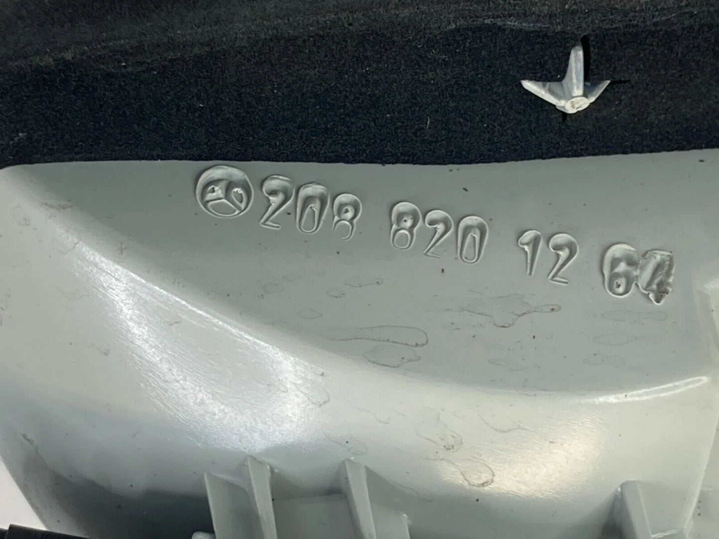 99-03 MERCEDES-BENZ CLK430 REAR RIGHT SIDE INNER TAILLIGHT LAMP 2088201264 OEM