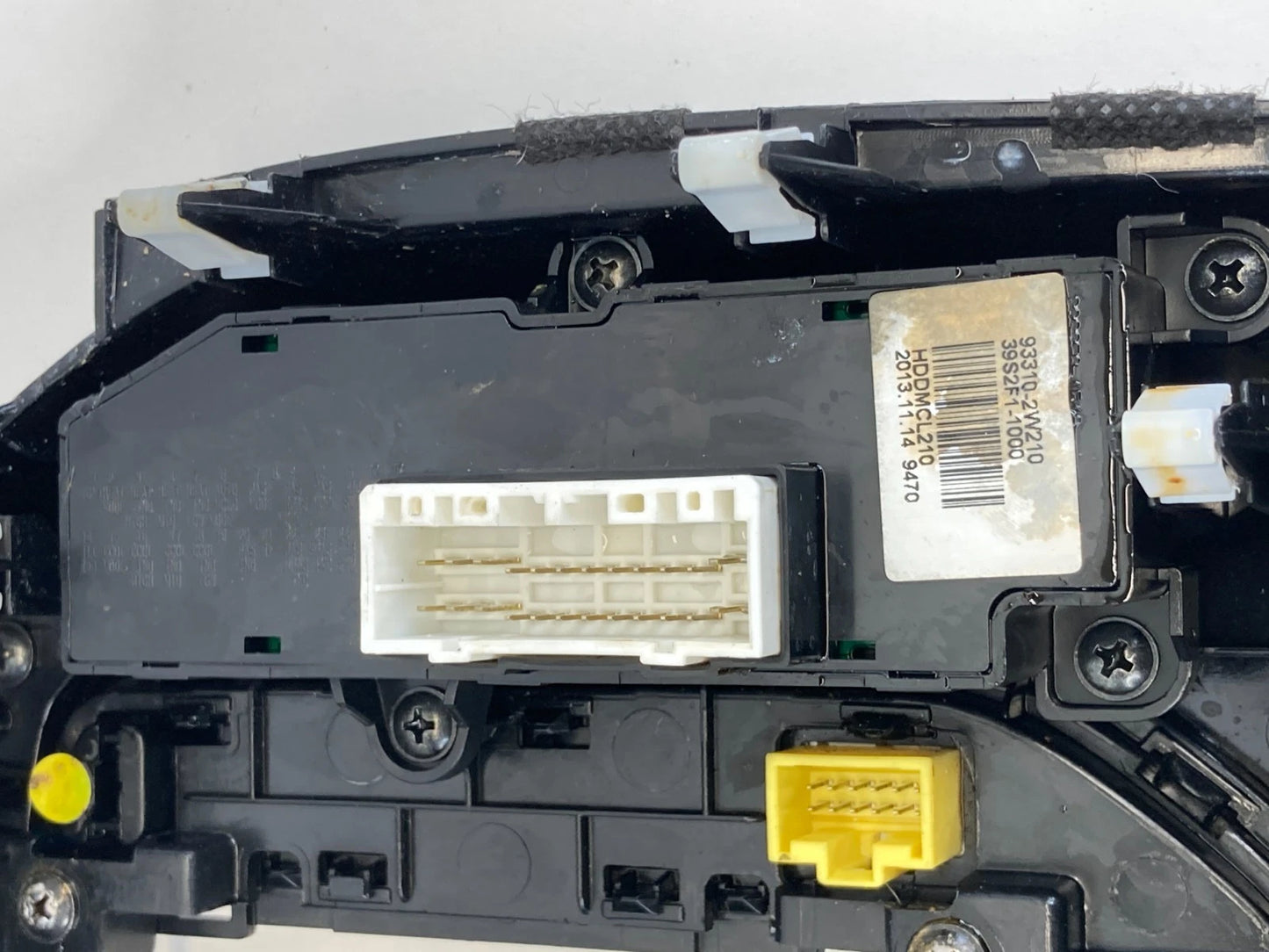 2013-2019 HYUNDAI SANTA FE CENTER CONSOLE SHIFTER BEZEL W/ CUP HOLDER & SWITCHES