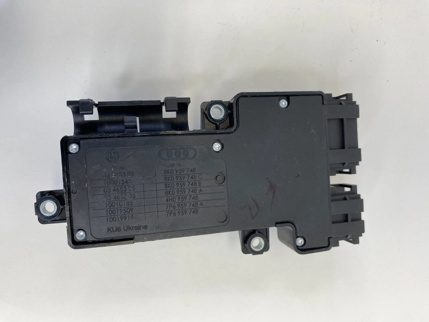 2009-2017 VOLKSWAGEN CC FRONT RIGHT POWER SEAT ADJUSTER SWITCH 8K0-959-748 OEM
