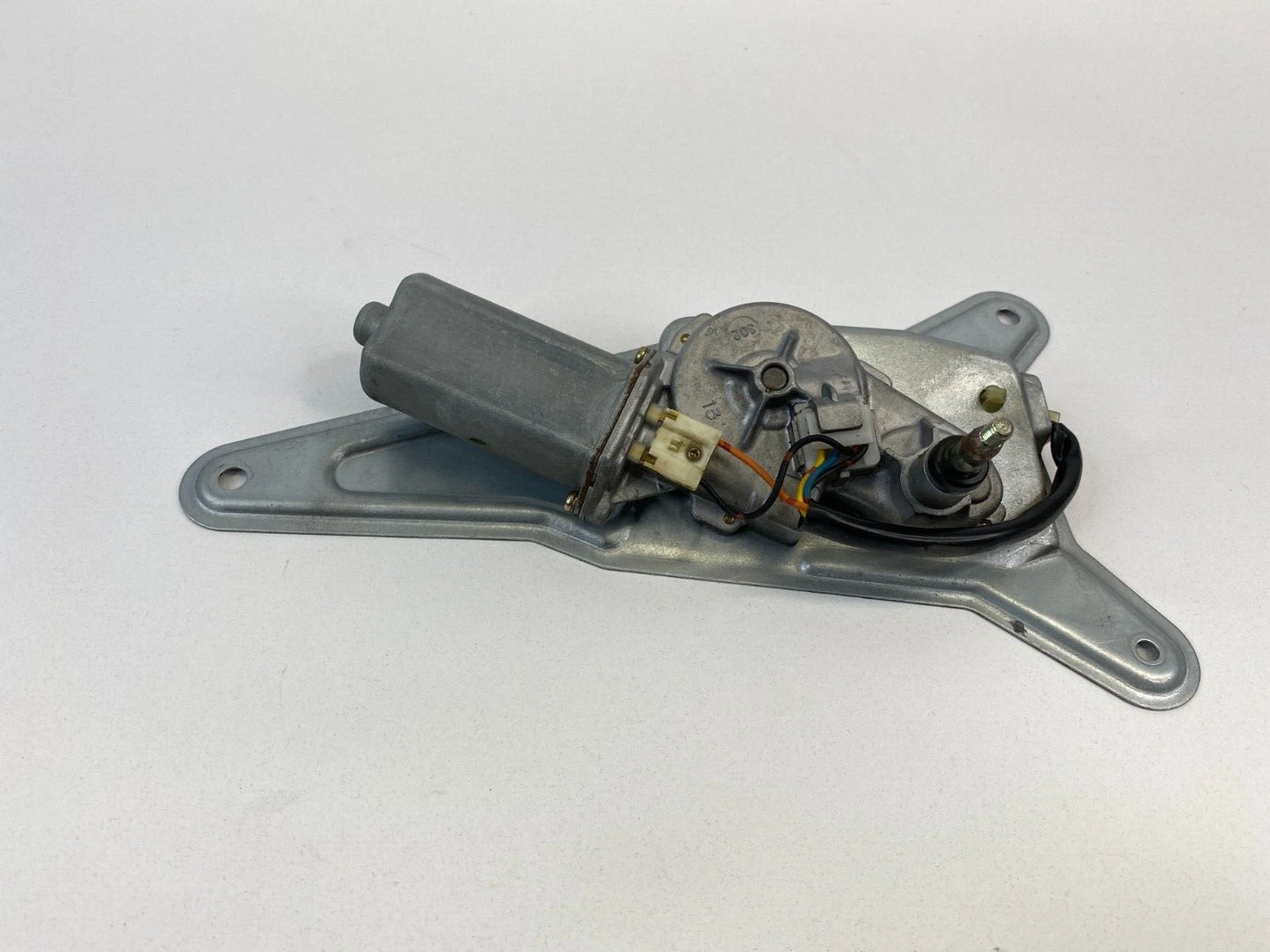 99 00 01 02 03 04 CHEVROLET CHEVY TRACKER REAR WINDSHIELD WIPER MOTOR 34332-581