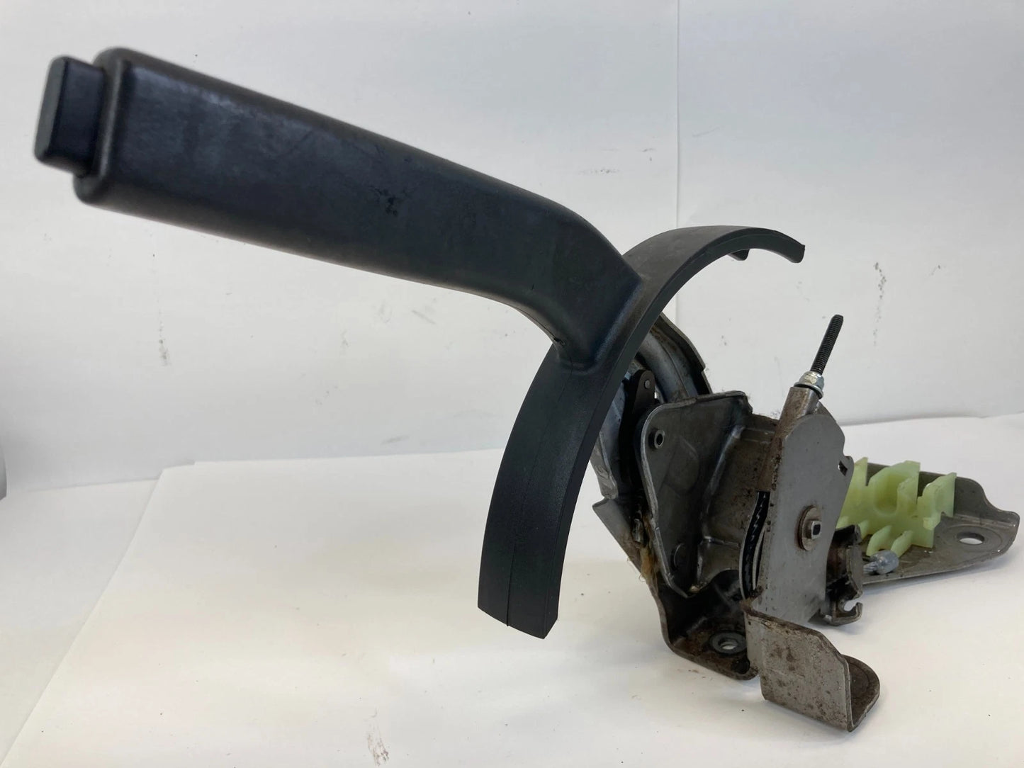 2006-2011 CHEVROLET CHEVY HHR 2.2L A/T EMERGENCY PARKING HAND BRAKE LEVER OEM