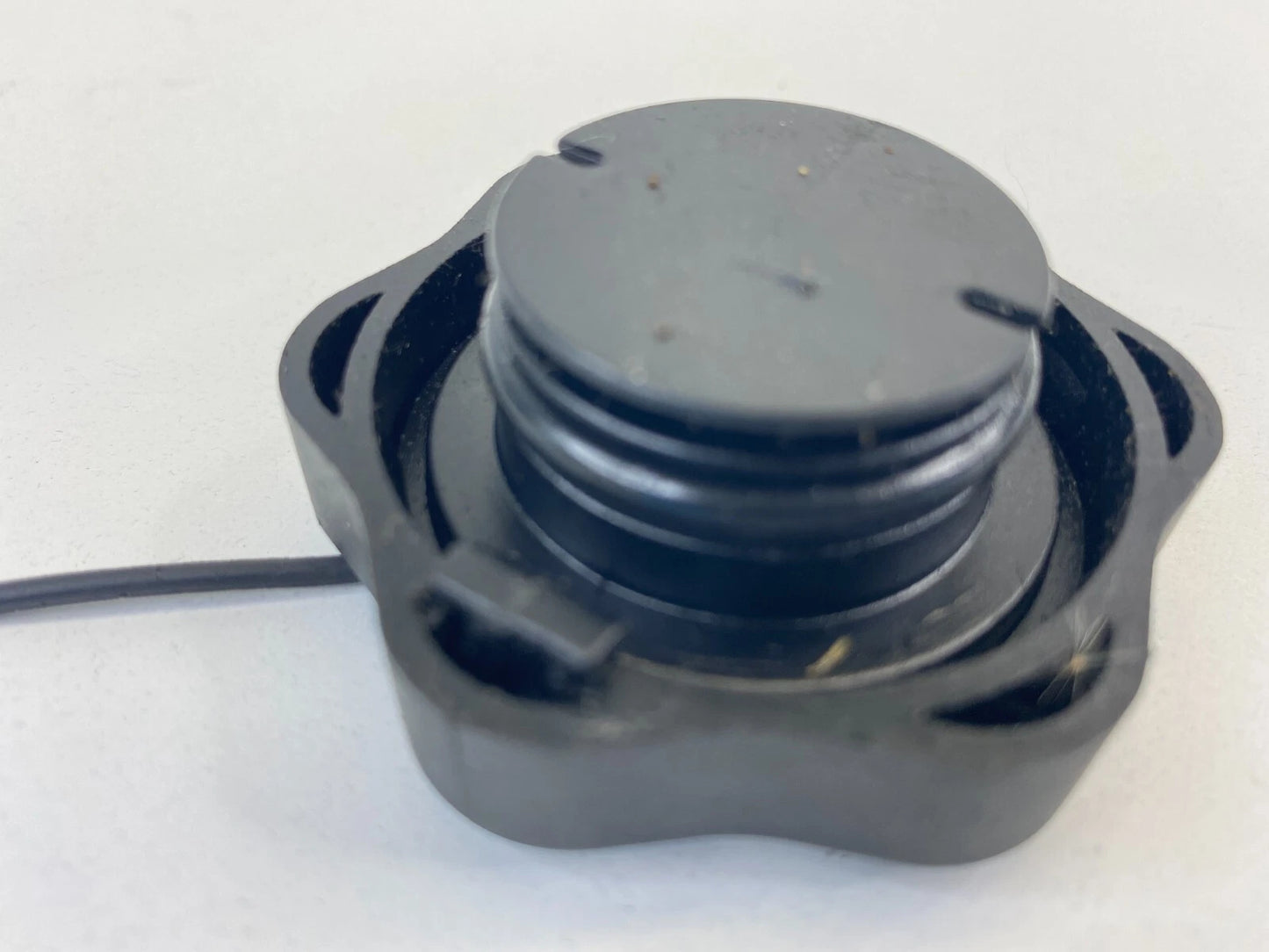 2001-2007 FORD ESCAPE POWER STEERING FLUID RESERVOIR BOTTLE TANK COVER CAP OEM