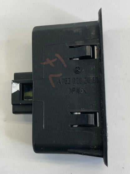 2000-2003 MERCEDES-BENZ ML320 FRONT LEFT DRIVER INTERIOR DOOR PANEL LIGHT LAMP