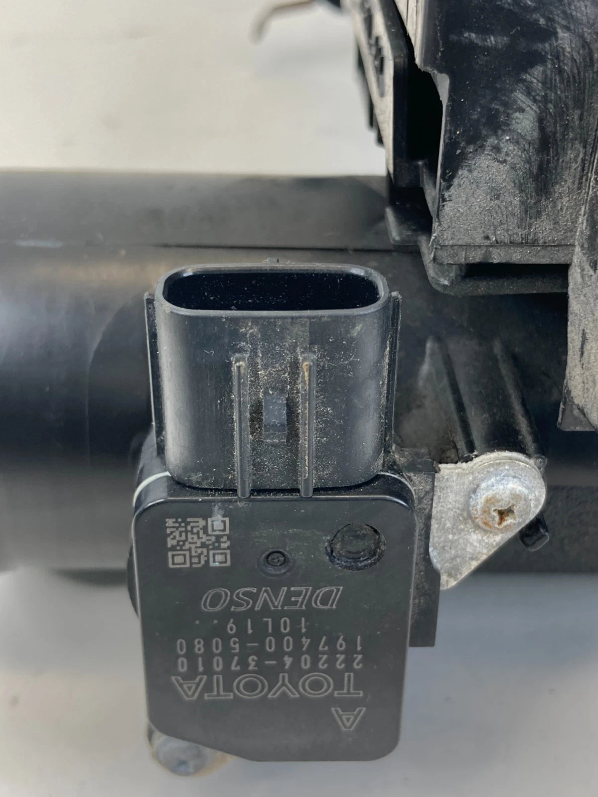 2010-2015 TOYOTA PRIUS AIR CLEANER INTAKE BOX FILTER HOUSING 17812-37030 OEM