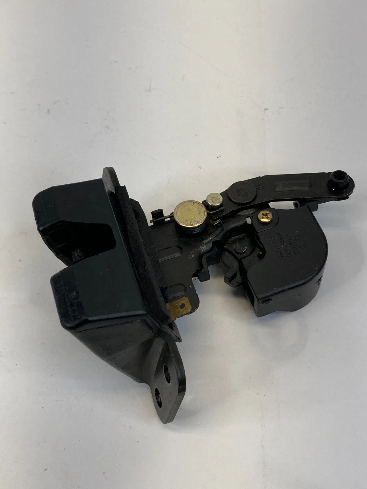 2007-2009 HYUNDAI SANTA FE REAR TRUNK LIFTGATE TAILGATE LOCK LATCH 81230-2B000
