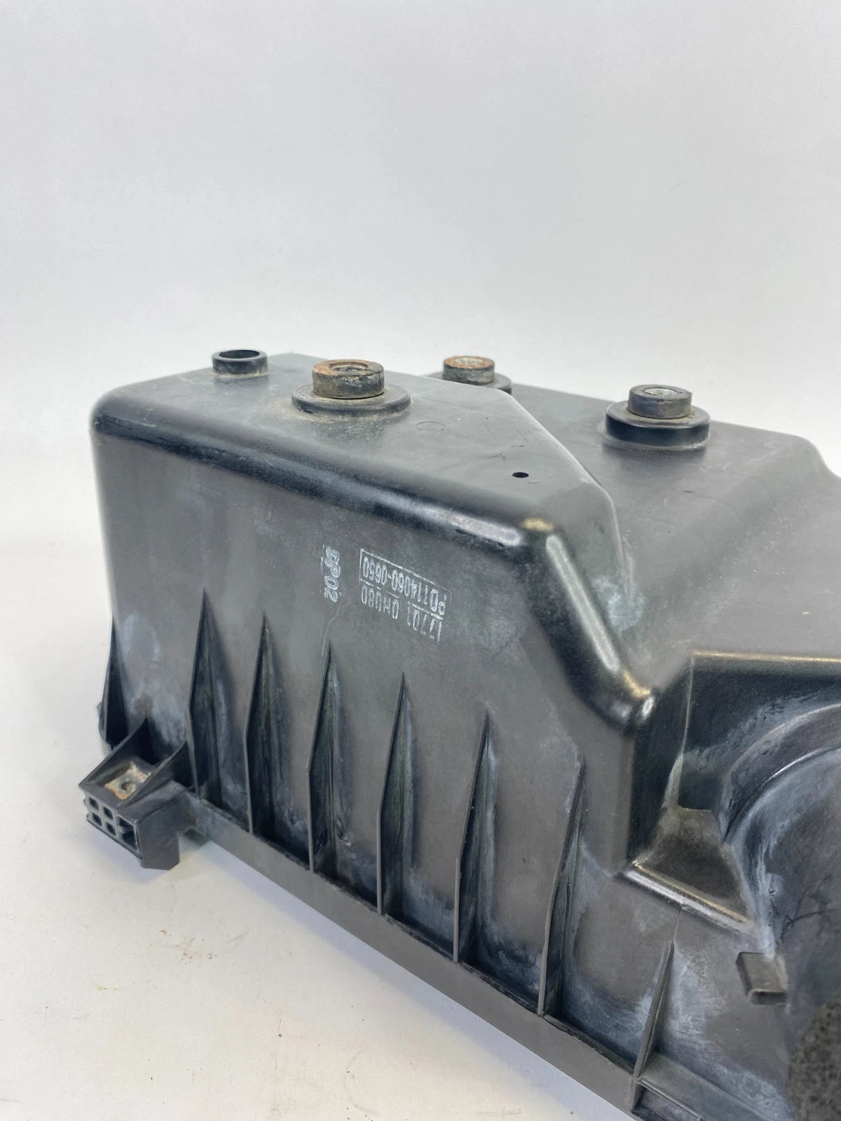 2009-2015 TOYOTA VENZA AIR INTAKE LOWER CLEANER BOX COVER 17701-0H080 OEM