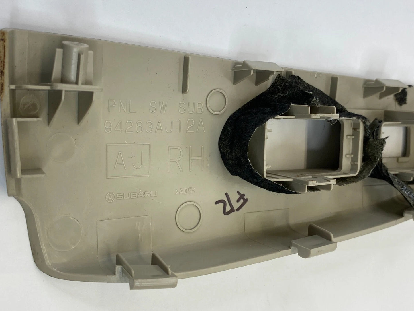 10-14 SUBARU OUTBACK FRONT RIGHT DOOR WINDOW SWITCH PANEL TRIM COVER 94263AJ12A