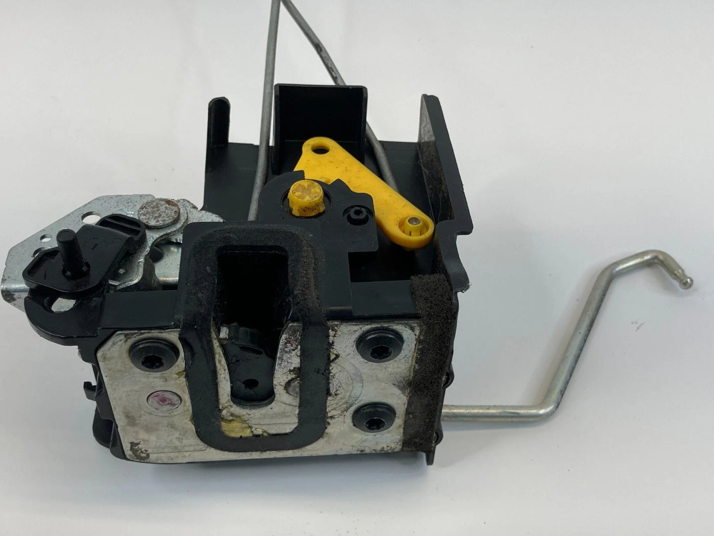 2006-2011 HYUNDAI ACCENT SEDAN REAR RIGHT BACK SIDE MANUAL DOOR LOCK LATCH