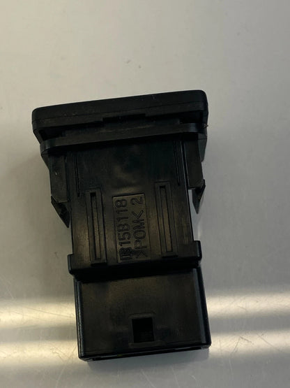 2009 2010 PONTIAC VIBE 2.4L DASHBOARD AC INVERTER SWITCH BUTTON 115V 15B118 OEM
