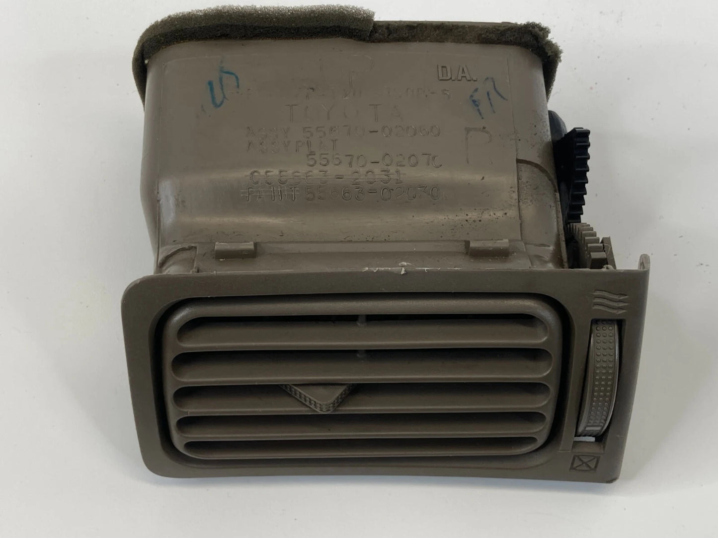 03-08 TOYOTA COROLLA RIGHT SIDE DASH A/C AC AIR VENT GRILLE OUTLET 55670-02060