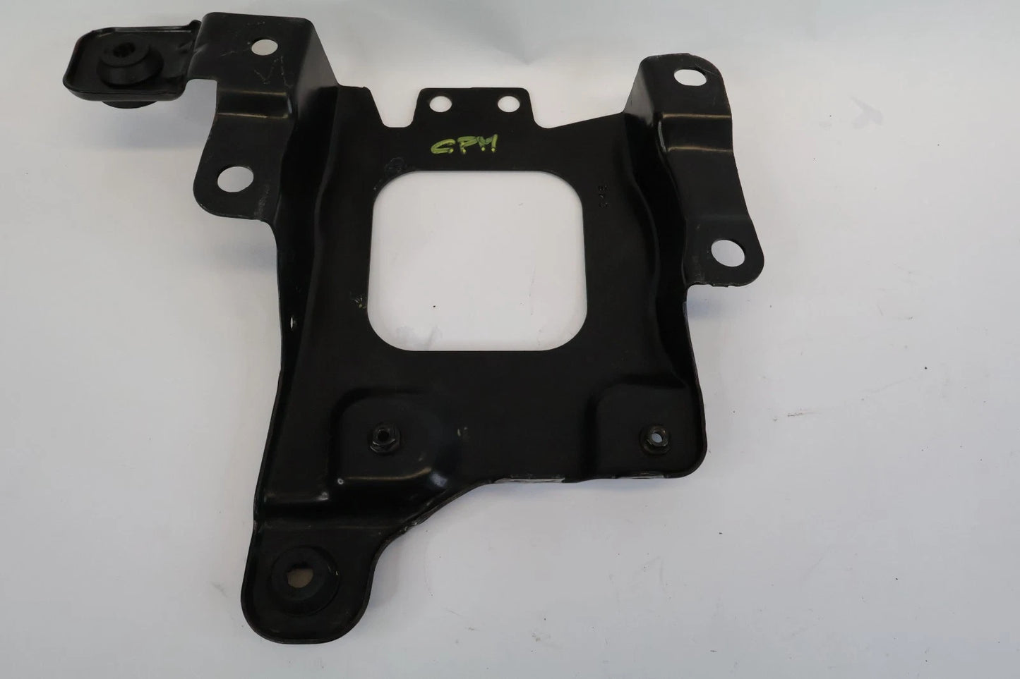 2012-2018 FORD FOCUS BATTERY TRAY HOLDER LOWER BOTTOM BRACKET MOUNT OEM