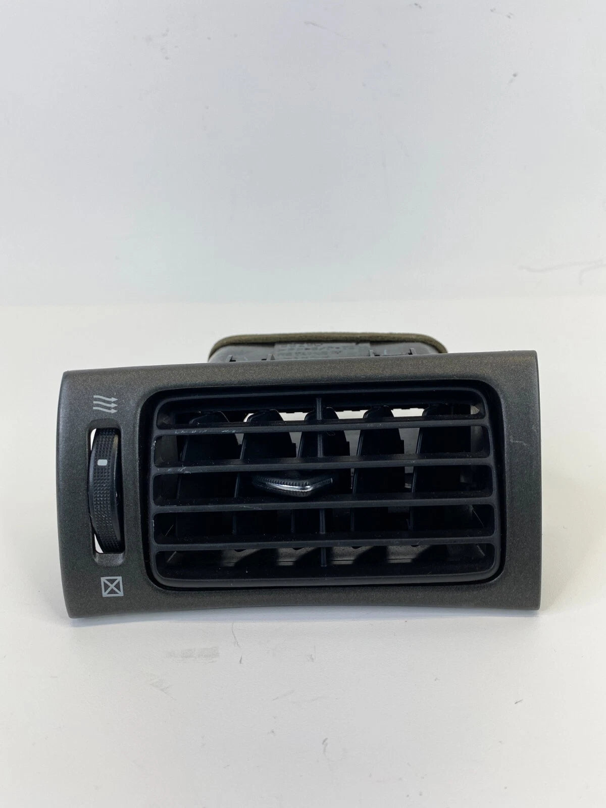 2002 2003 LEXUS ES300 DASH LEFT A/C AIR VENT GRILLE OUTER OUTLET 55650-33110