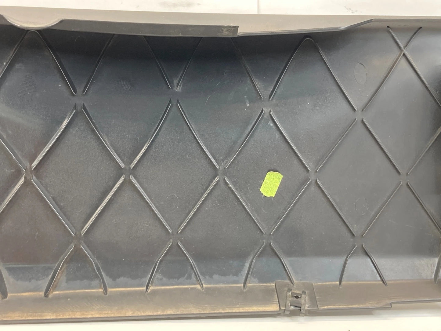 2004-2007 CADILLAC CTS FRONT LEFT SIDE INSTRUMENT PANEL KNEE BOLSTER ASSY OEM