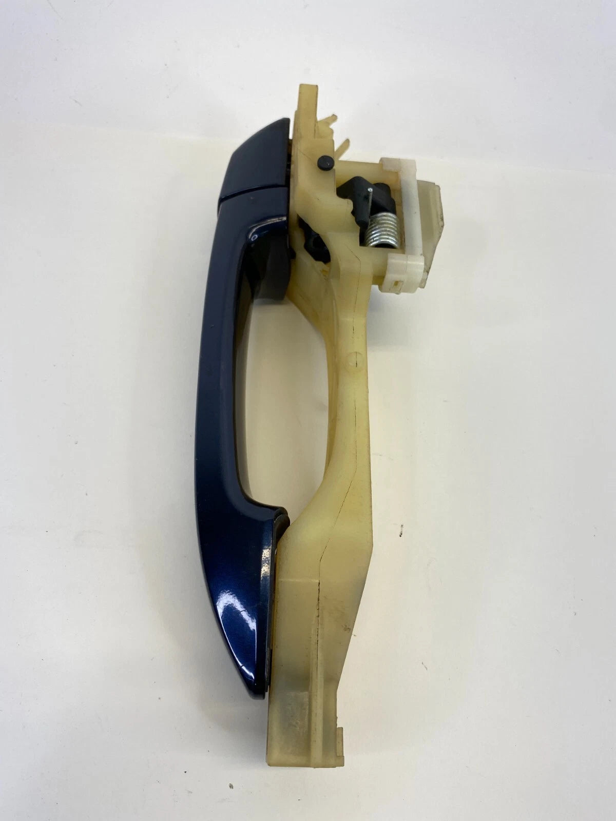 2009-2011 KIA BORREGO OUTSIDE EXTERIOR DOOR HANDLE REAR LEFT BLUE OEM