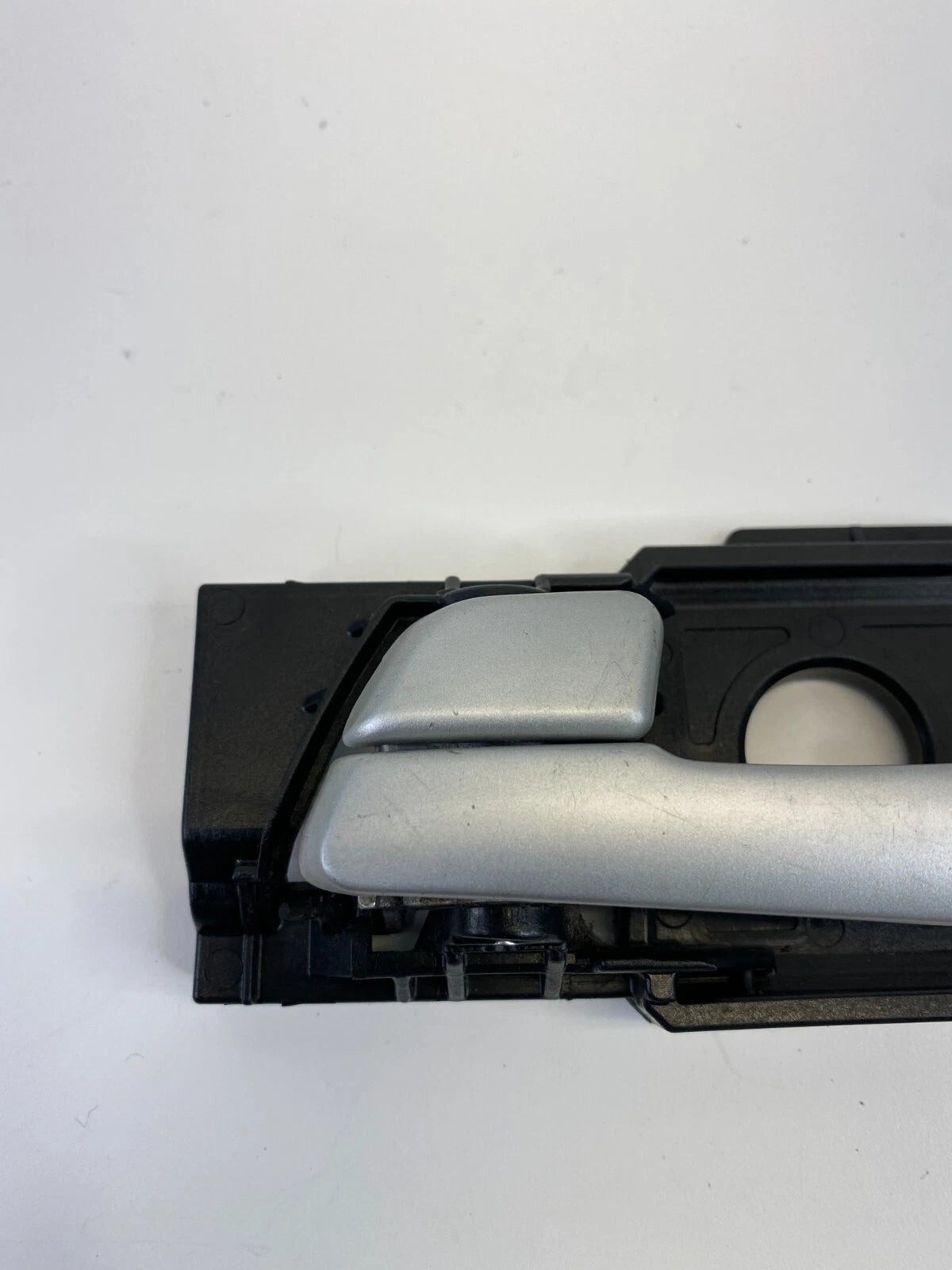 2012-2014 HYUNDAI ACCENT FRONT LEFT DRIVER INTERIOR DOOR HANDLE 82613-RB000 OEM