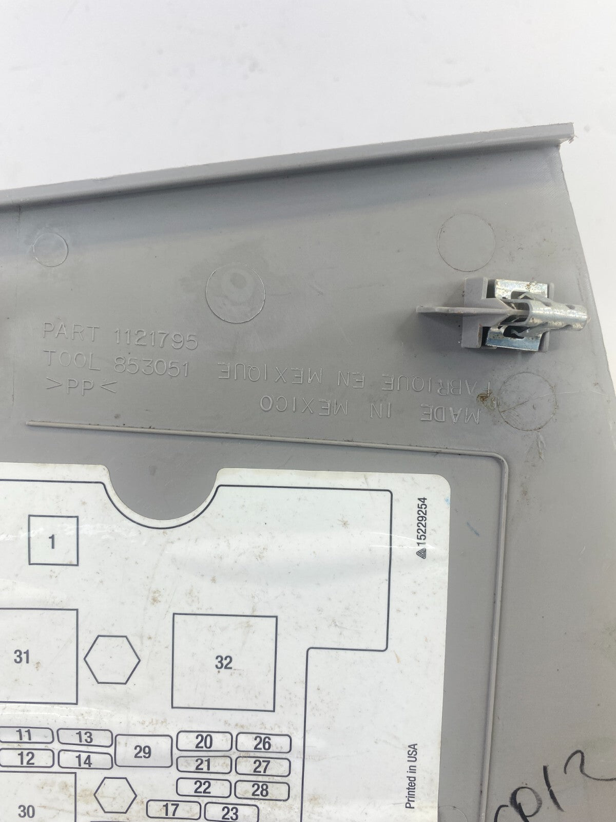 06 07 Chevrolet HHR LT Front Dash Console Fuse Trim Panel Cover Lid 15821370 OEM