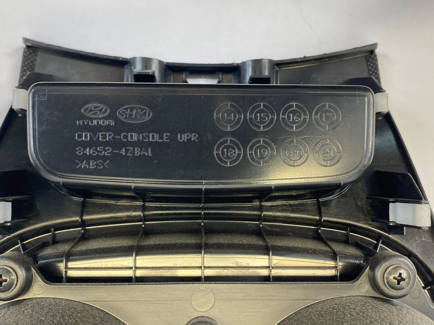 2013-2018 HYUNDAI SANTA FE SPORT CENTER CONSOLE SHIFTER SURROUND CUP HOLDER OEM