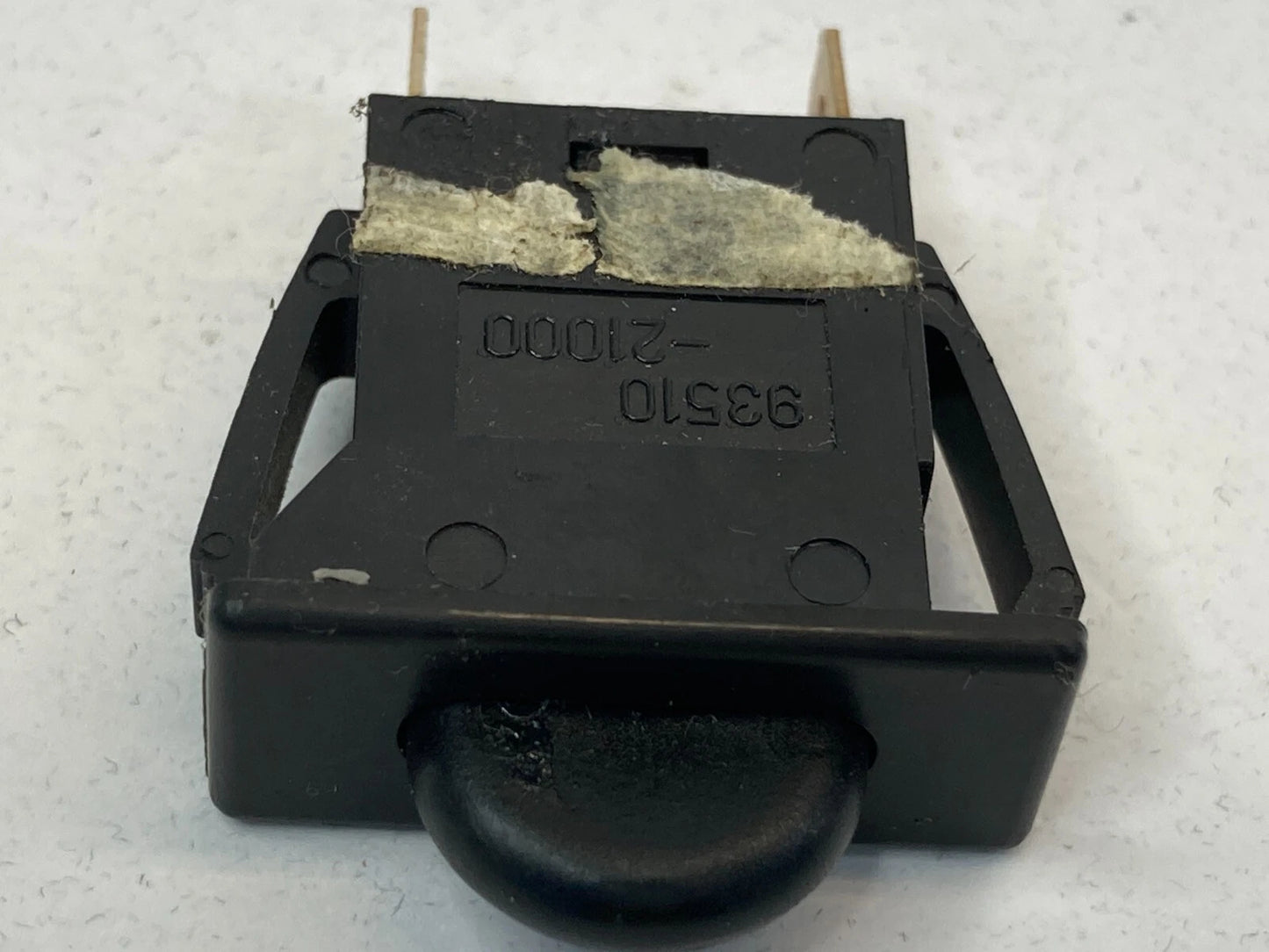2010 KIA SEDONA GLOVE BOX LIGHT LAMP CONTROL SWITCH 93510-21000 OEM