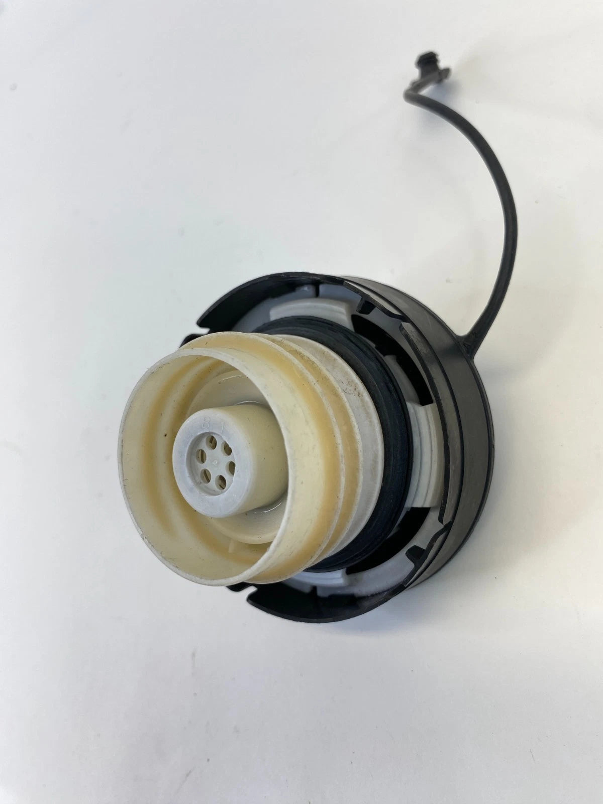 01 02 03 04 05 LEXUS GS300 GS430 LX470 FUEL FILLER GAS TANK COVER CAP OEM