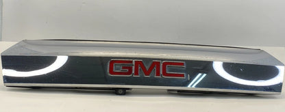 2010-2012 GMC TERRAIN TRUNK LID GARNISH LICENSE PLATE BEZEL MOLDING W/ CAMERA