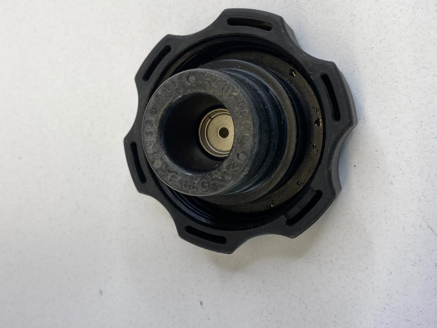 2004-2011 CHEVROLET AVEO ENGINE RADIATOR COOLANT RESERVOIR FLUID TANK CAP LID