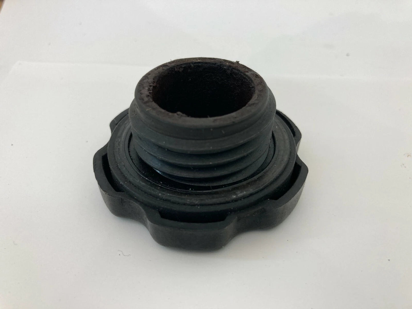 2003 2004 2005 2006 KIA SORENTO 3.5L V6 16V ENGINE OIL FILLER FLUID CAP OEM
