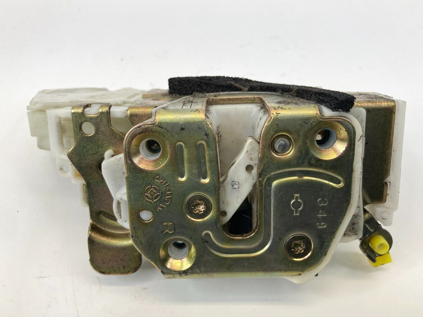 1996-2004 Nissan Pathfinder Front Right Side Door Lock Latch Release Actuator