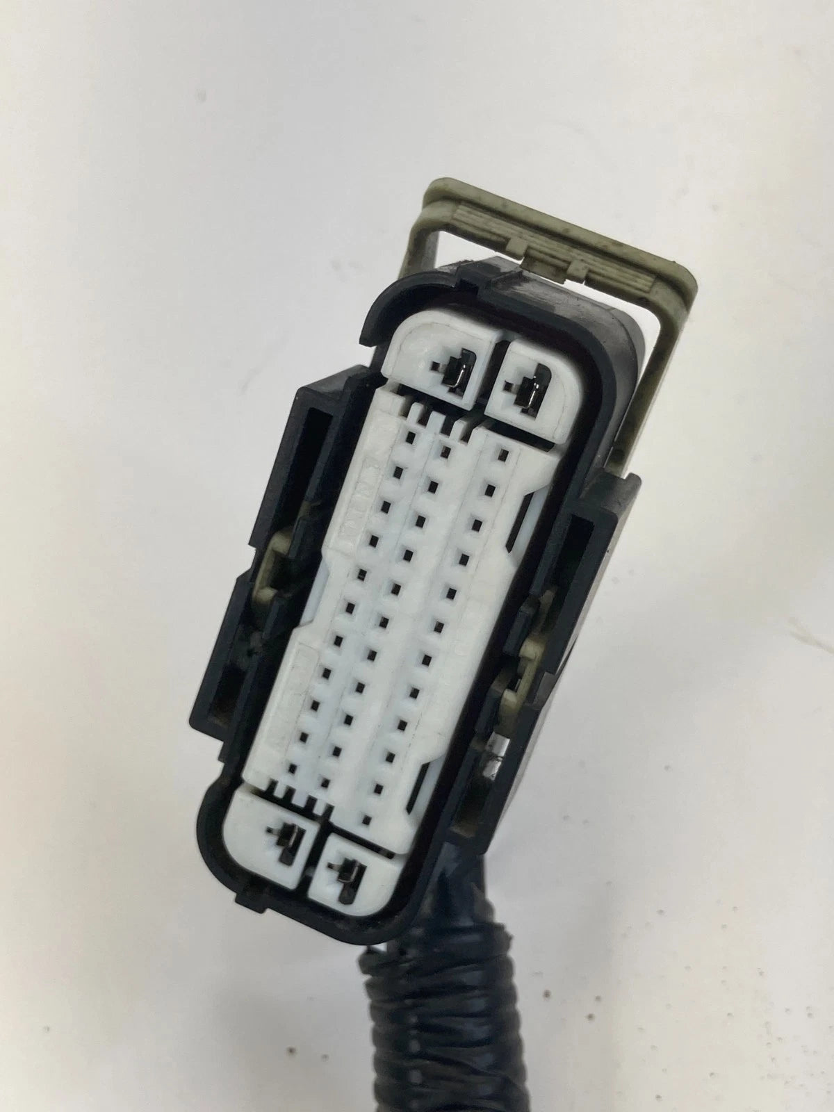 2010-2013 LINCOLN MKT 3.5L V6 AT ABS ANTI LOCK BRAKE PUMP PLUG PIGTAIL CONNECTOR
