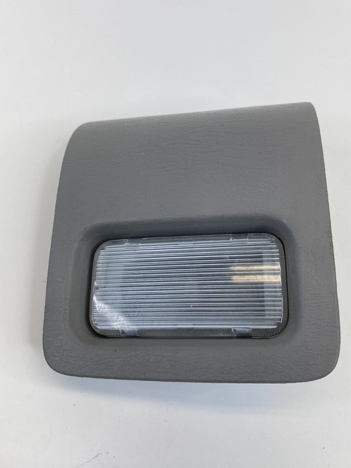 2004-2010 TOYOTA SIENNA REAR RIGHT COURTESY LIGHT LAMP 62538-AE020 OEM