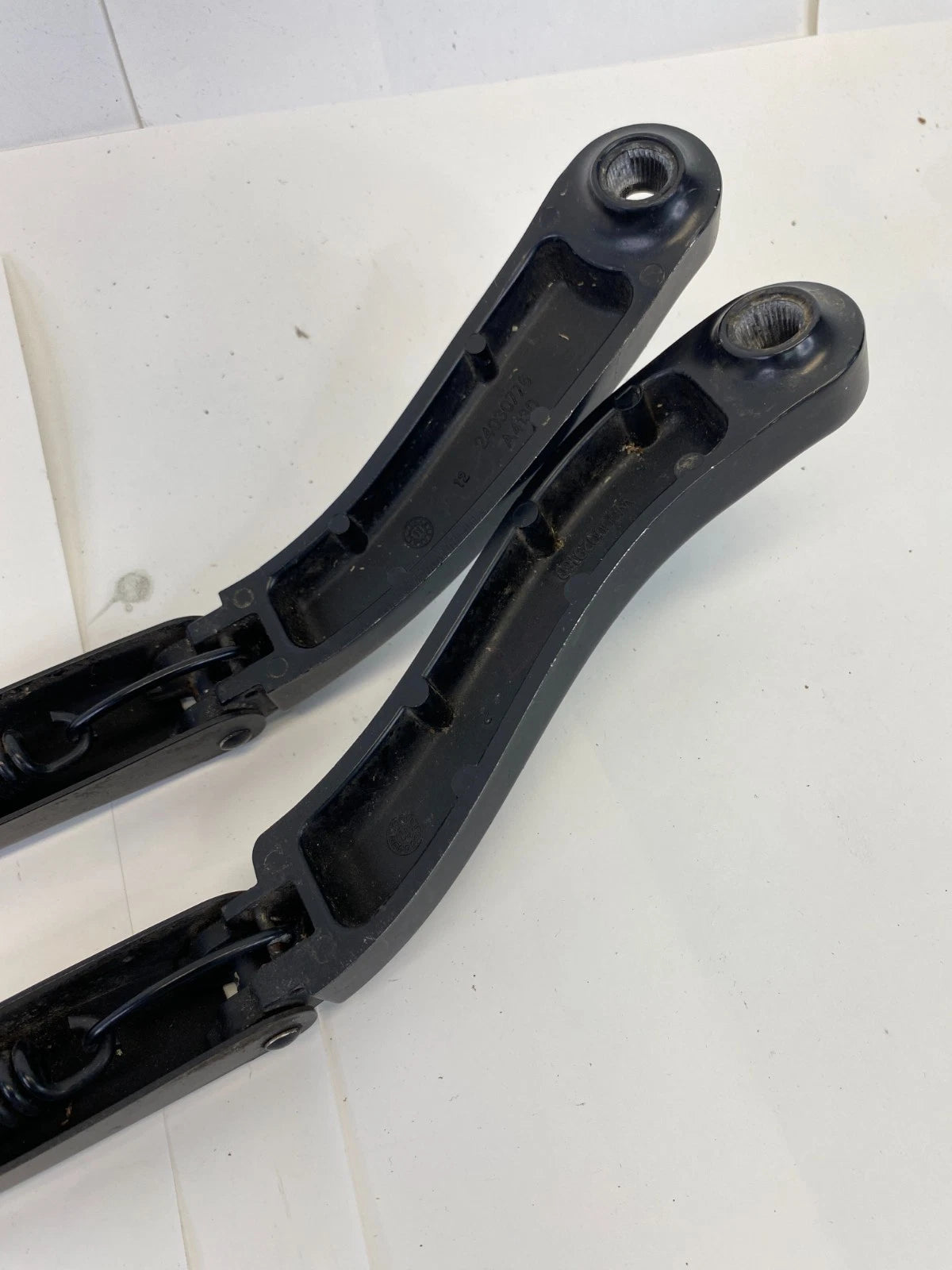 08-20 DODGE GRAND CARAVAN FRONT LEFT & RIGHT WINDSHIELD WIPER ARM PAIR SET OEM