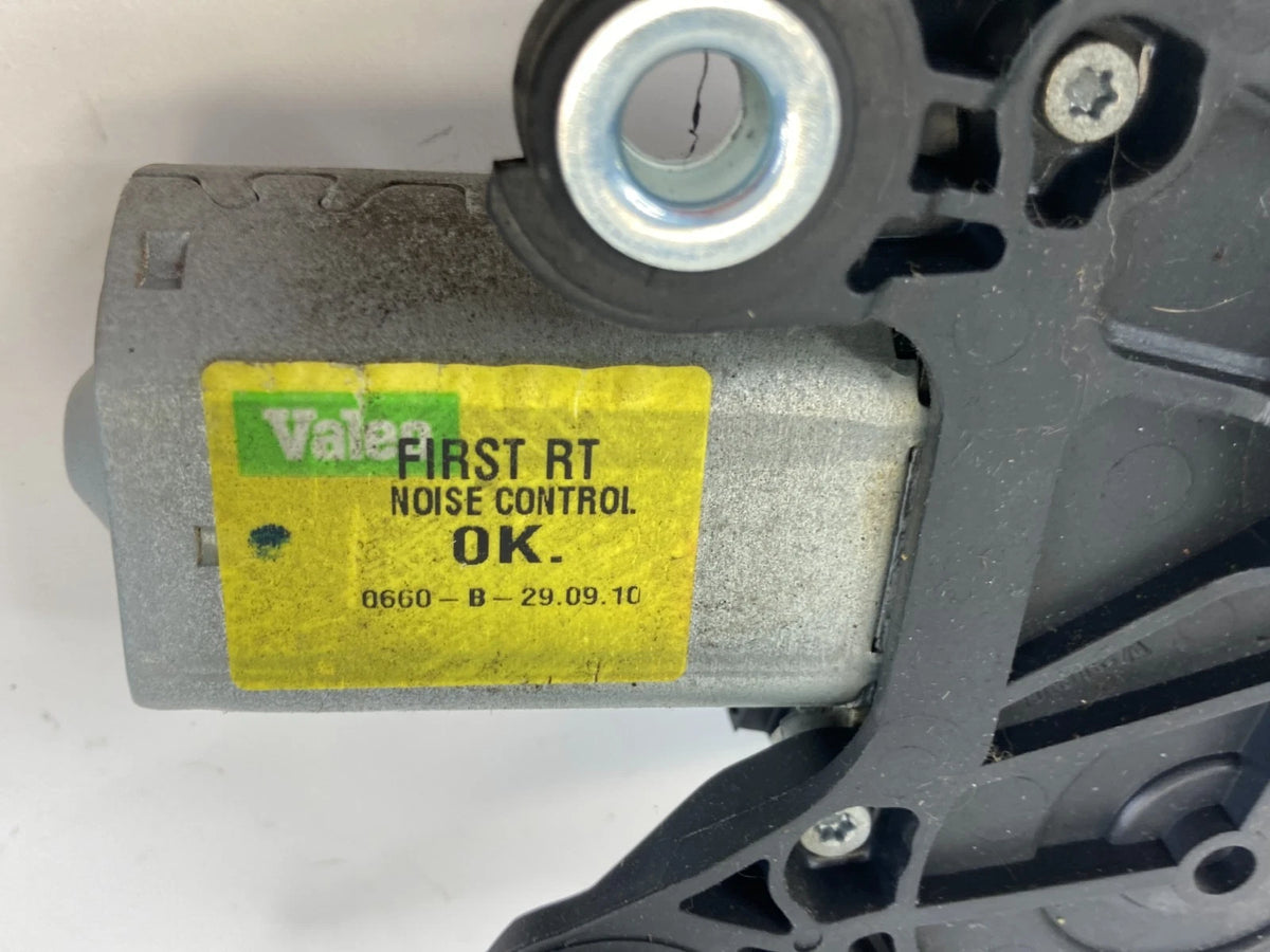 08-20 G CARAVAN TOWN & COUNTRY R/V REAR LIFTGATE WIPER POWER MOTOR 05113411A OEM