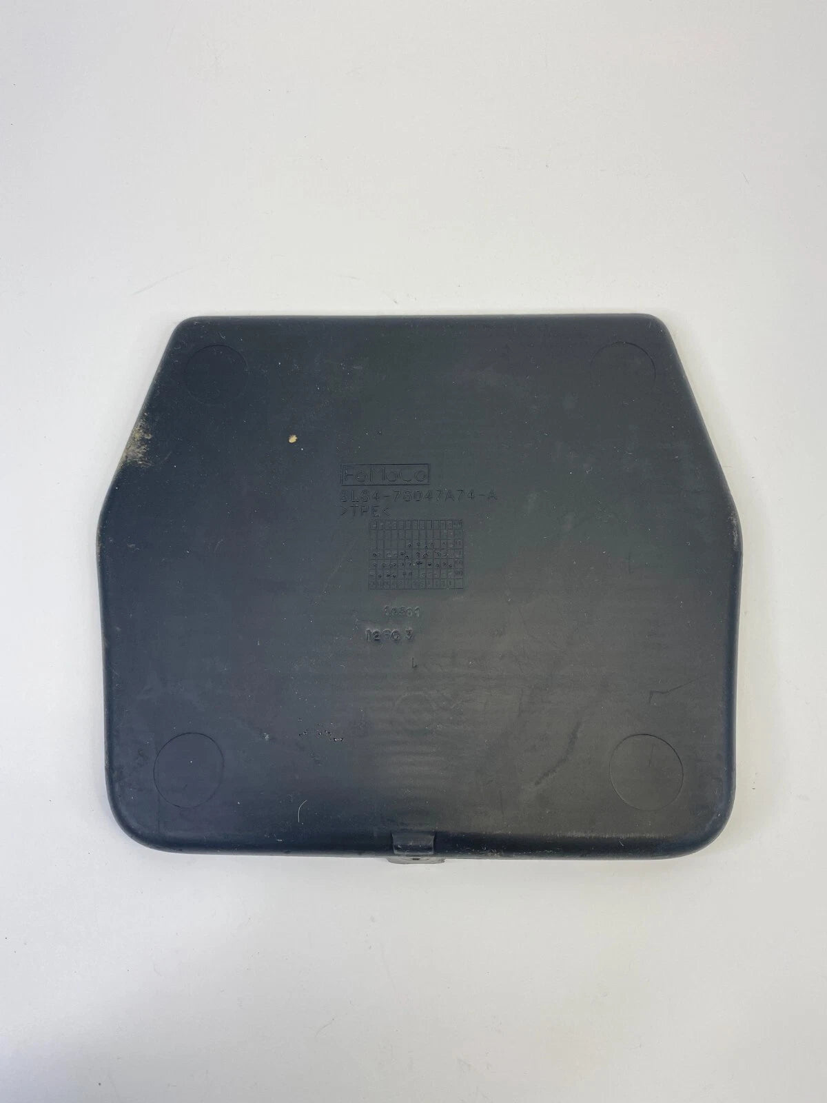2008-2012 FORD ESCAPE CENTER CONSOLE RUBBER INSERT MAT 8L84-78047A74-A OEM