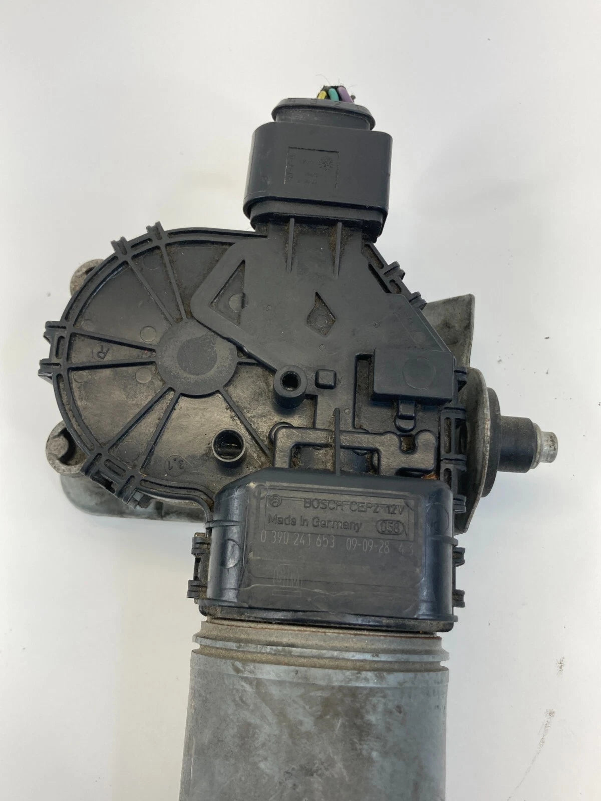2009 2010 2011 2012 CHEVROLET TRAVERSE FRONT WIPER MOTOR BOSCH 0390241653 OEM