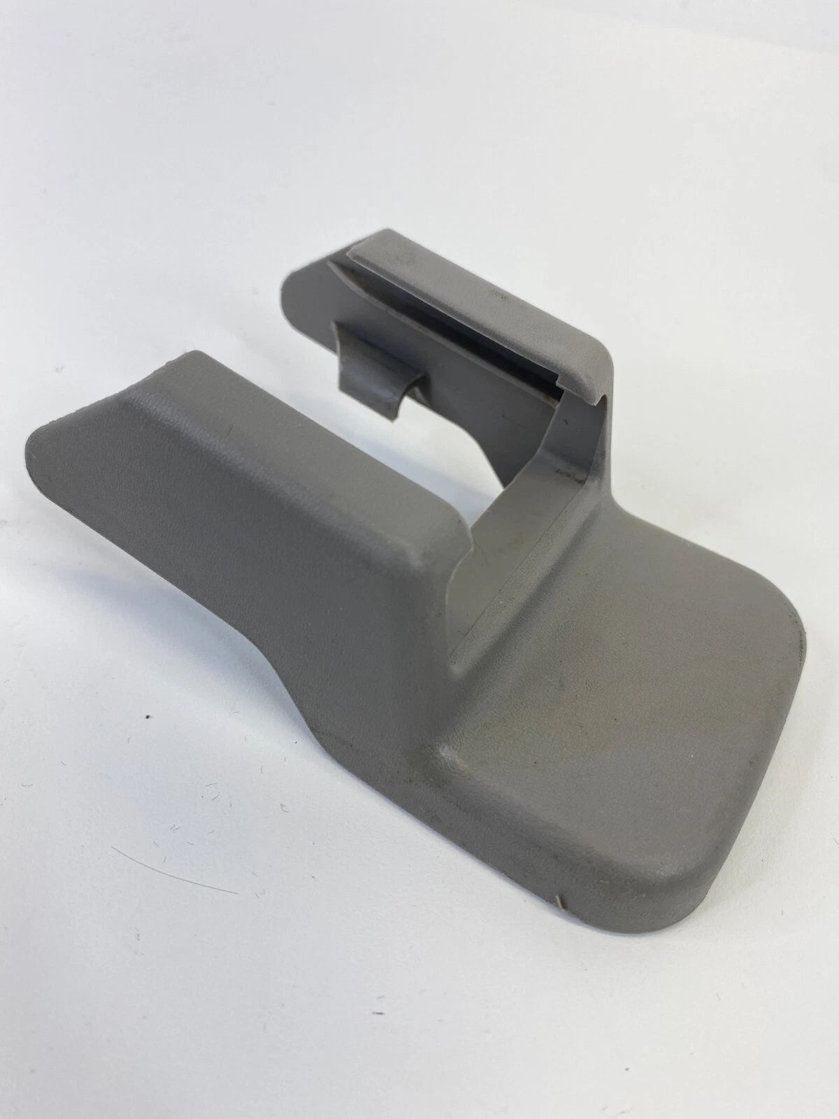 2002 2003 LEXUS ES300 FRONT LEFT DRIVER SIDE SEAT TRACK END COVER CAP OEM