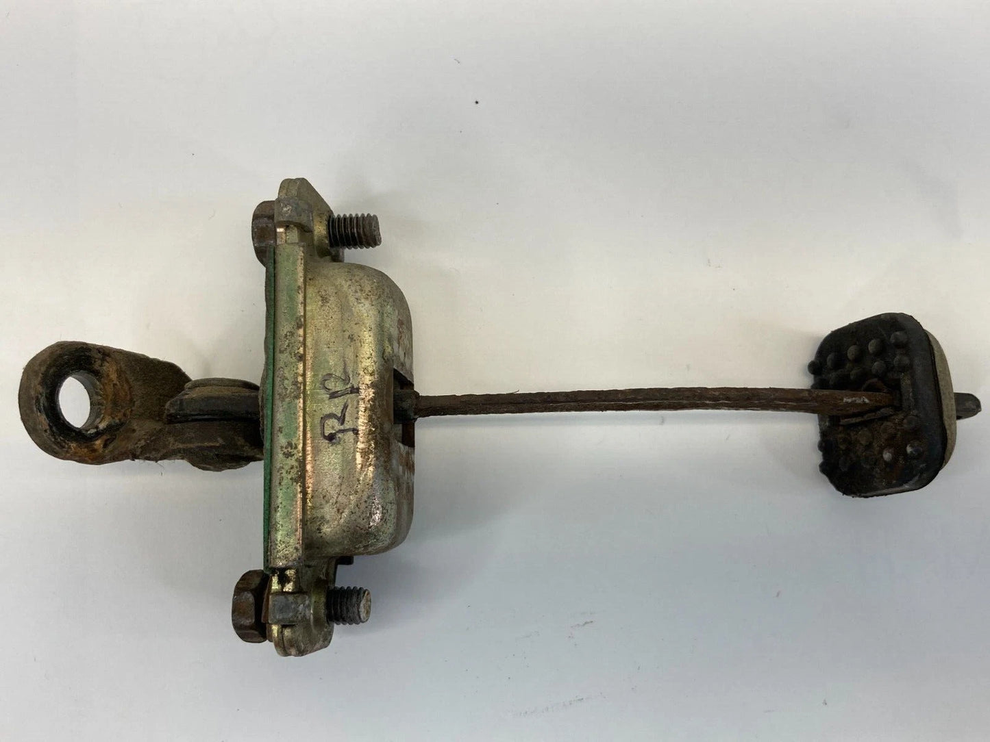 1996-2000 HYUNDAI ELANTRA SEDAN REAR RIGHT SIDE DOOR CHECK STOP STOPPER DETENT